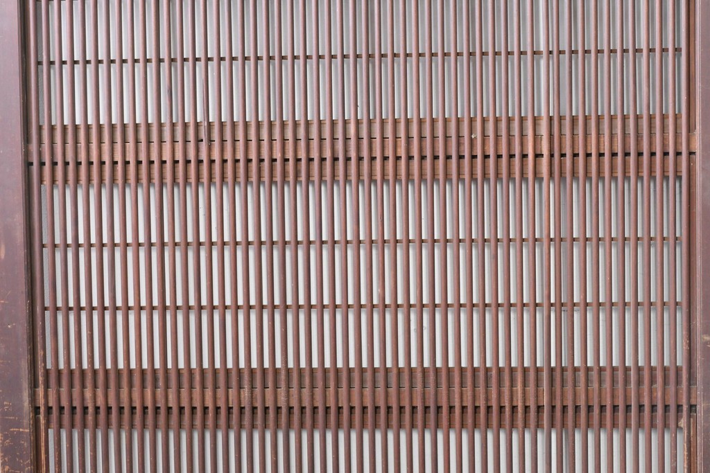 アンティーク建具　大正から昭和初期　腰板欅(ケヤキ)材　上手物!!　丸みのある縦桟のやわらかな表情が魅力の裏障子付き格子戸4枚セット　(R-086770)