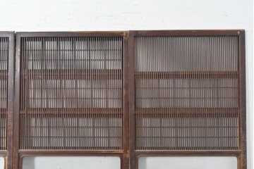 アンティーク建具　大正から昭和初期　腰板欅(ケヤキ)材　上手物!!　丸みのある縦桟のやわらかな表情が魅力の裏障子付き格子戸4枚セット　(R-086770)