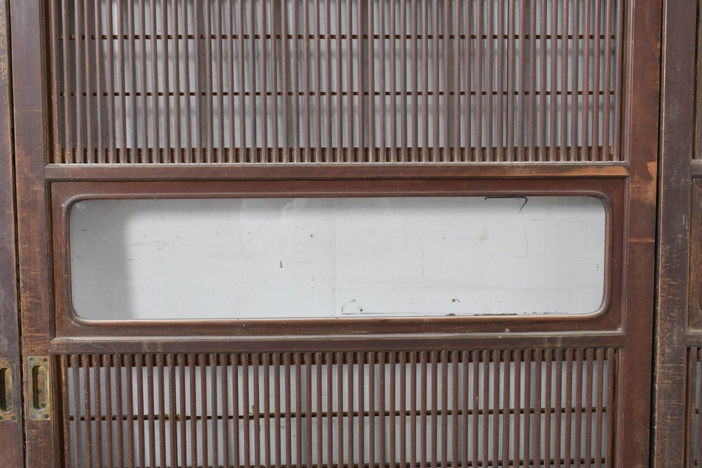 アンティーク建具　大正から昭和初期　腰板欅(ケヤキ)材　上手物!!　丸みのある縦桟のやわらかな表情が魅力の裏障子付き格子戸4枚セット　(R-086770)