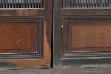アンティーク建具　大正から昭和初期　腰板欅(ケヤキ)材　上手物!!　丸みのある縦桟のやわらかな表情が魅力の裏障子付き格子戸4枚セット　(R-086770)