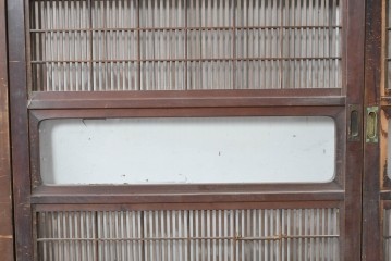 アンティーク建具　大正から昭和初期　腰板欅(ケヤキ)材　上手物!!　丸みのある縦桟のやわらかな表情が魅力の裏障子付き格子戸4枚セット　(R-086770)