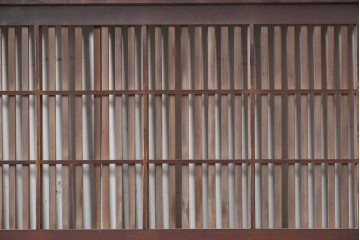 アンティーク建具　大正から昭和初期　腰板欅(ケヤキ)材　上手物!!　丸みのある縦桟のやわらかな表情が魅力の裏障子付き格子戸4枚セット　(R-086770)