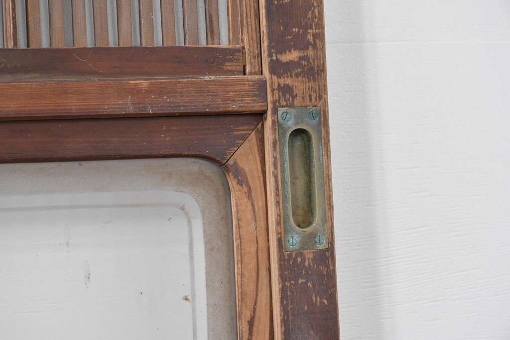 アンティーク建具　大正から昭和初期　腰板欅(ケヤキ)材　上手物!!　丸みのある縦桟のやわらかな表情が魅力の裏障子付き格子戸4枚セット　(R-086770)