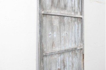 アンティーク建具　昭和初期　シャビーなペンキ仕上げの背の高い引き戸1枚　(R-086773)