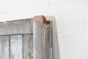アンティーク建具　昭和初期　シャビーなペンキ仕上げの背の高い引き戸1枚　(R-086773)