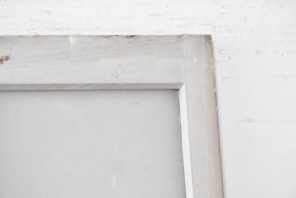 ヴィンテージ建具　昭和中期　シャビーなペンキ仕上げのガラス入りドア1枚　(R-086775)