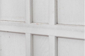 ヴィンテージ建具　昭和中期　シャビーなペンキ仕上げのガラス入りドア1枚　(R-086775)