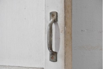 ヴィンテージ建具　昭和中期　シャビーなペンキ仕上げのガラス入りドア1枚　(R-086775)