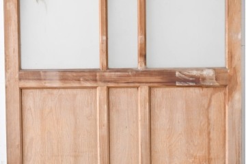 アンティーク建具　昭和初期から中期　ツートンカラー　彩光ガラス入りの引き戸1枚　(R-086776)