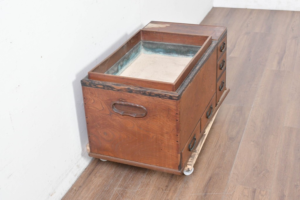 和製アンティーク　大正～昭和初期　総欅(ケヤキ)材　縁(黒柿材)　重厚な木味が魅力の長火鉢　(R-086778)