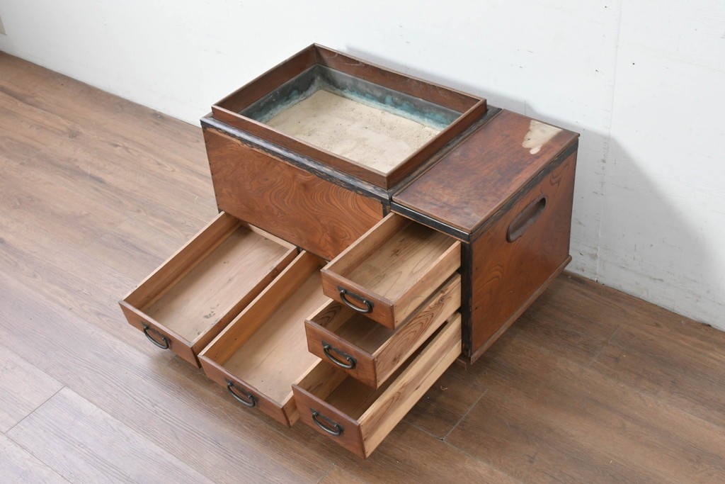 和製アンティーク　大正～昭和初期　総欅(ケヤキ)材　縁(黒柿材)　重厚な木味が魅力の長火鉢　(R-086778)