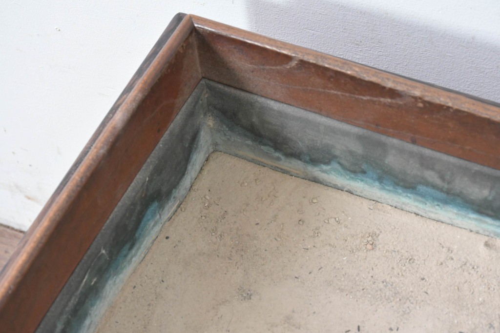 和製アンティーク　大正～昭和初期　総欅(ケヤキ)材　縁(黒柿材)　重厚な木味が魅力の長火鉢　(R-086778)