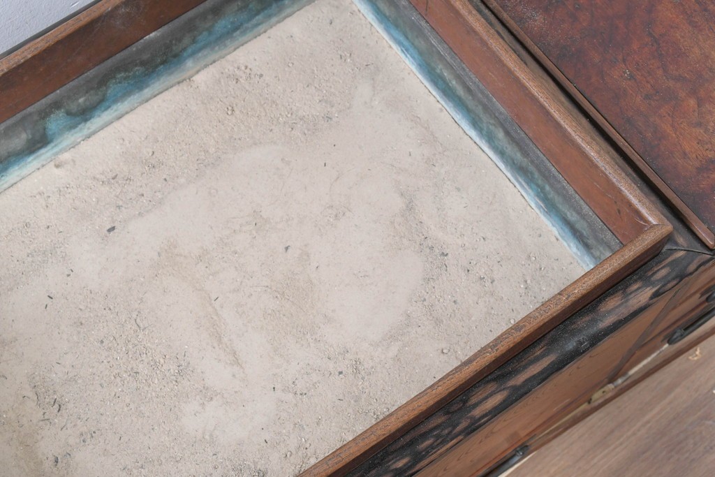 和製アンティーク　大正～昭和初期　総欅(ケヤキ)材　縁(黒柿材)　重厚な木味が魅力の長火鉢　(R-086778)