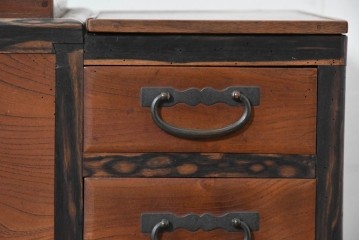 和製アンティーク　大正～昭和初期　総欅(ケヤキ)材　縁(黒柿材)　重厚な木味が魅力の長火鉢　(R-086778)