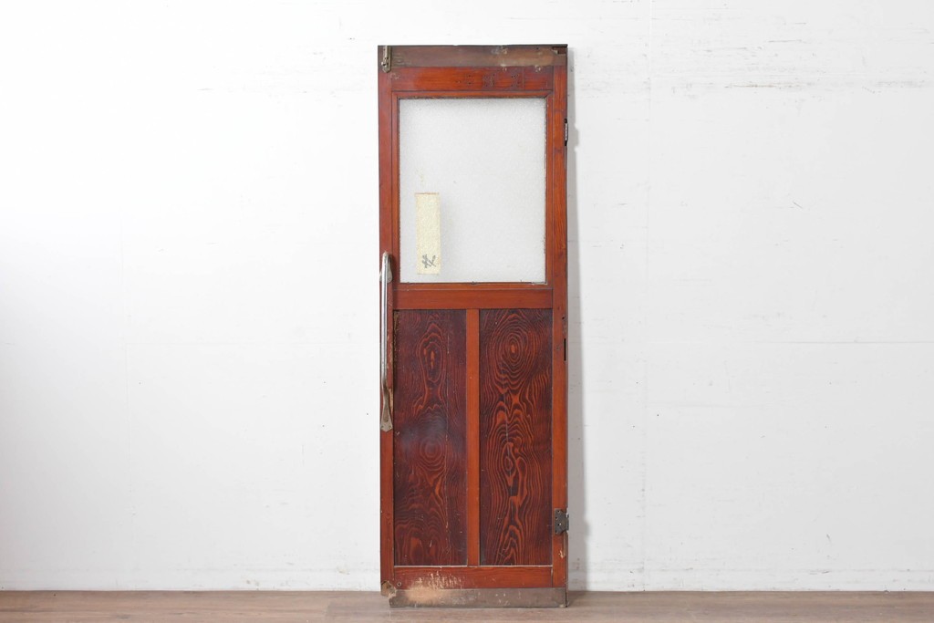 アンティーク建具　大正から昭和初期　レトロなガラス窓と味わい深い木目が目を引く細身のドア1枚　(R-086779)