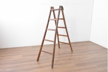 和製アンティーク　樫(カシ)材　レトロな雰囲気の木製脚立　(R-086781)