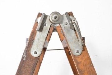 和製アンティーク　樫(カシ)材　レトロな雰囲気の木製脚立　(R-086781)