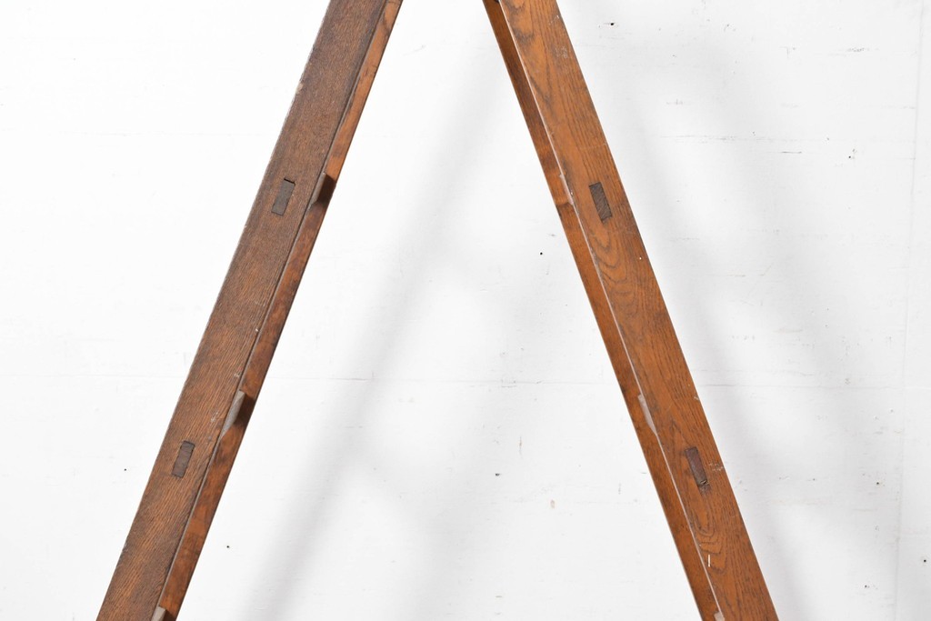 和製アンティーク　樫(カシ)材　レトロな雰囲気の木製脚立　(R-086781)