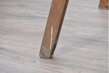 和製アンティーク　樫(カシ)材　レトロな雰囲気の木製脚立　(R-086781)