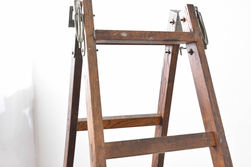 和製アンティーク　樫(カシ)材　レトロな雰囲気の木製脚立　(R-086781)