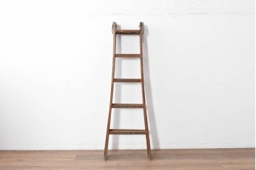 和製アンティーク　樫(カシ)材　レトロな雰囲気の木製脚立　(R-086781)