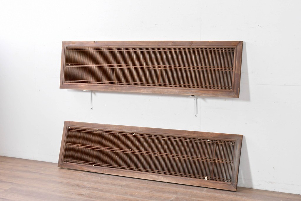 アンティーク建具　昭和初期　繊細な縦格子が美しい落ち着いた木味の筬欄間2枚セット　(R-086783)