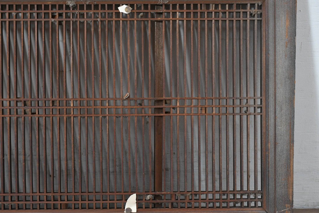 アンティーク建具　昭和初期　繊細な縦格子が美しい落ち着いた木味の筬欄間2枚セット　(R-086783)