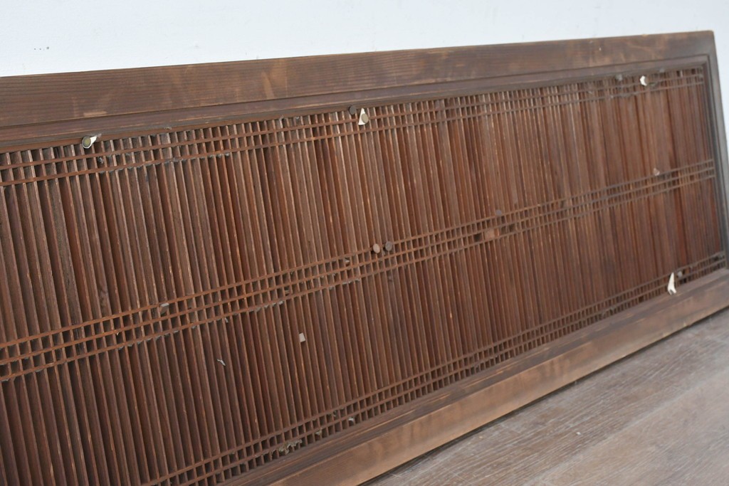 アンティーク建具　昭和初期　繊細な縦格子が美しい落ち着いた木味の筬欄間2枚セット　(R-086783)