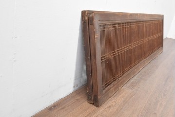 アンティーク建具　昭和初期　繊細な縦格子が美しい落ち着いた木味の筬欄間2枚セット　(R-086783)