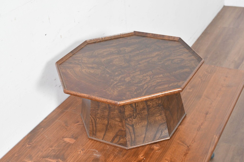 和製ヴィンテージ　総欅材　杢目豊かな天板が目を引く脚付き八角膳　(R-086786)