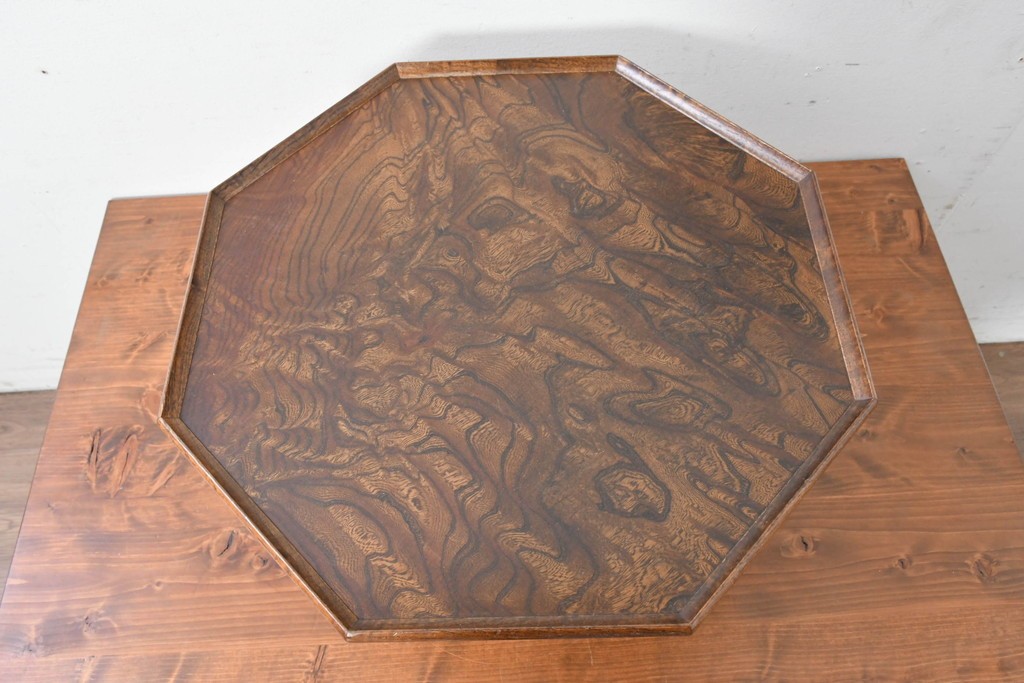 和製ヴィンテージ　総欅材　杢目豊かな天板が目を引く脚付き八角膳　(R-086786)