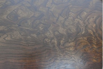 和製ヴィンテージ　総欅材　杢目豊かな天板が目を引く脚付き八角膳　(R-086786)