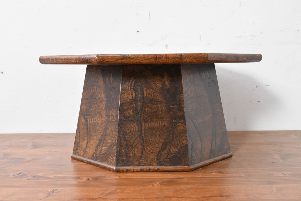 和製ヴィンテージ　総欅材　杢目豊かな天板が目を引く脚付き八角膳　(R-086786)