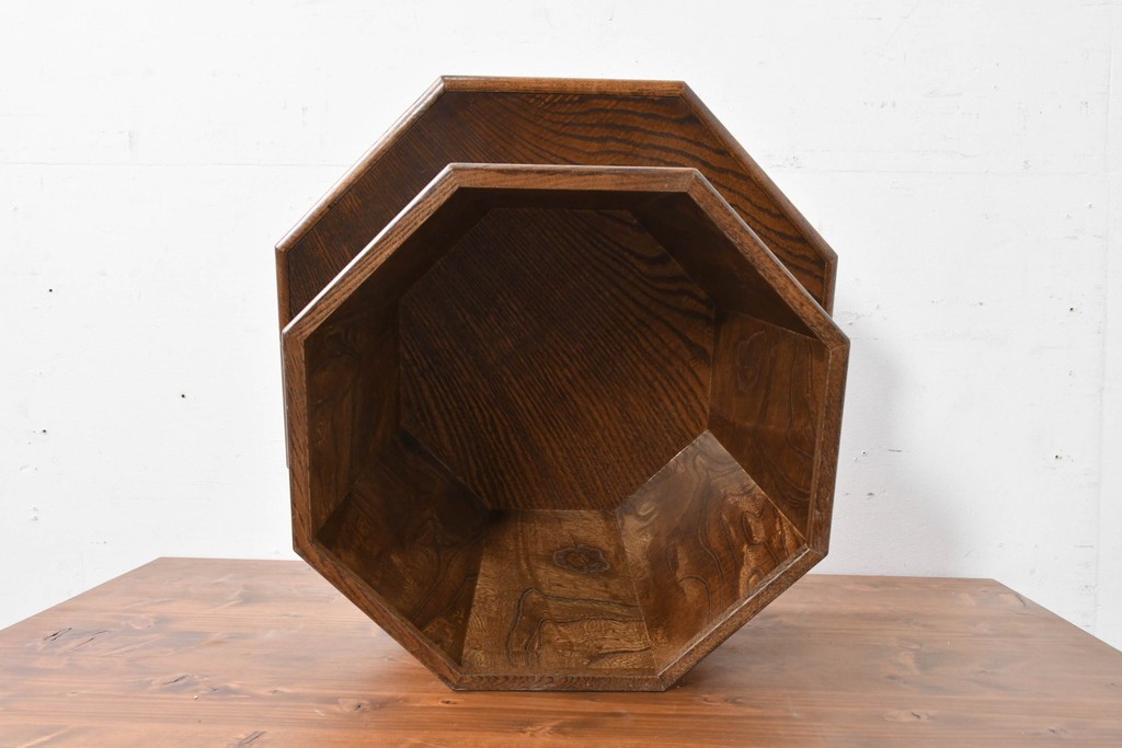 和製ヴィンテージ　総欅材　杢目豊かな天板が目を引く脚付き八角膳　(R-086786)