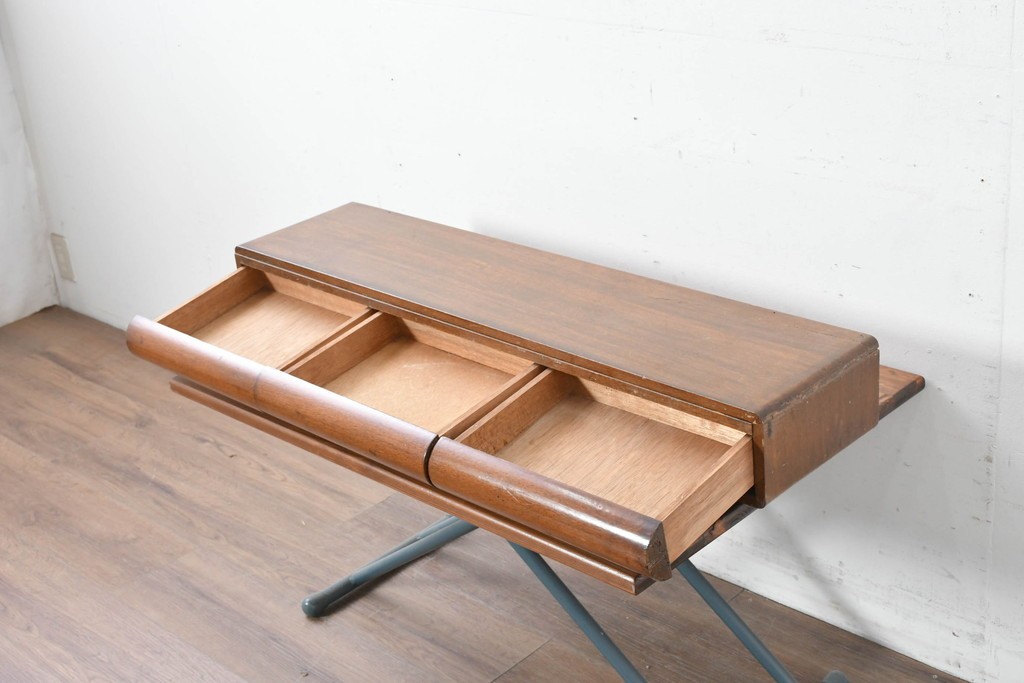 和製ヴィンテージ　ミッドセンチュリー　丸みのある前板が特徴的な横長小引き出し　(R-086787)