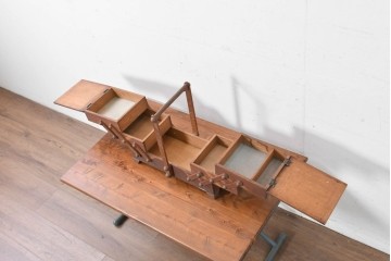 和製ヴィンテージ　絶版品　希少　松本民芸家具　開閉式でコンパクトに収納できる脚付きソーイングボックス　(R-086788)