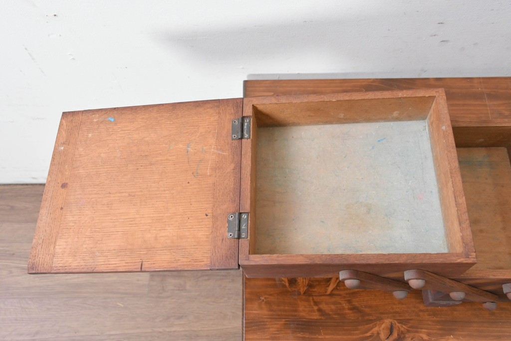 和製ヴィンテージ　絶版品　希少　松本民芸家具　開閉式でコンパクトに収納できる脚付きソーイングボックス　(R-086788)