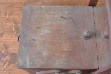 和製ヴィンテージ　絶版品　希少　松本民芸家具　開閉式でコンパクトに収納できる脚付きソーイングボックス　(R-086788)