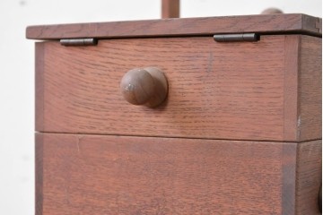 和製ヴィンテージ　絶版品　希少　松本民芸家具　開閉式でコンパクトに収納できる脚付きソーイングボックス　(R-086788)