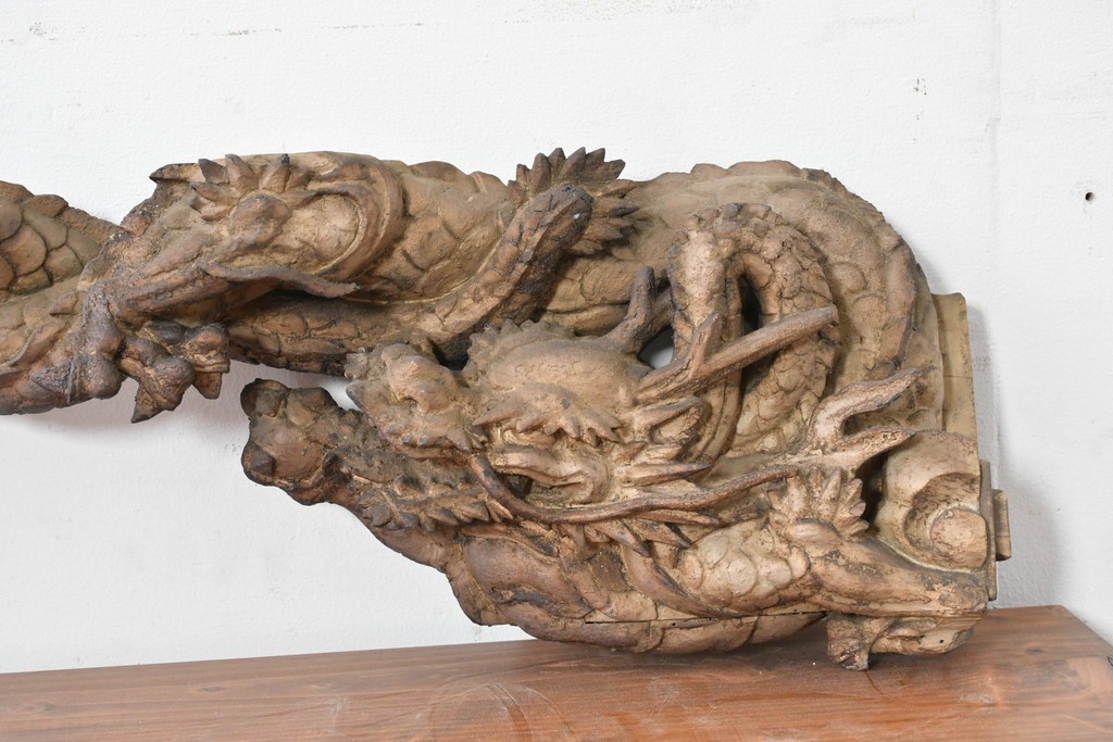 明治大正期　木彫刻　迫力のある双龍(阿形・吽形)を象った仏閣の壁掛けオブジェ　(R-086789)