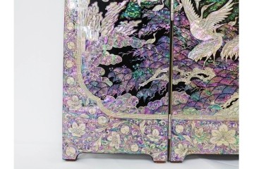 韓国　朴鎬仁作　螺鈿細工の鶴図と漢詩のデザインが見事な屏風　外箱付き　(R-086794)