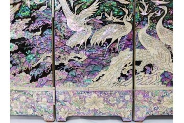 韓国　朴鎬仁作　螺鈿細工の鶴図と漢詩のデザインが見事な屏風　外箱付き　(R-086794)