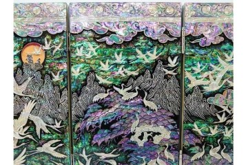 韓国　朴鎬仁作　螺鈿細工の鶴図と漢詩のデザインが見事な屏風　外箱付き　(R-086794)