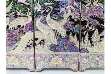 韓国　朴鎬仁作　螺鈿細工の鶴図と漢詩のデザインが見事な屏風　外箱付き　(R-086794)