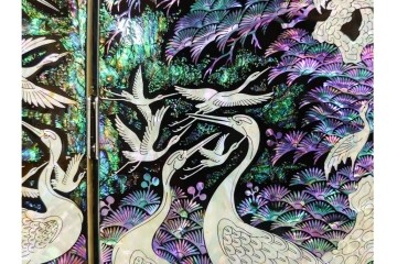 韓国　朴鎬仁作　螺鈿細工の鶴図と漢詩のデザインが見事な屏風　外箱付き　(R-086794)