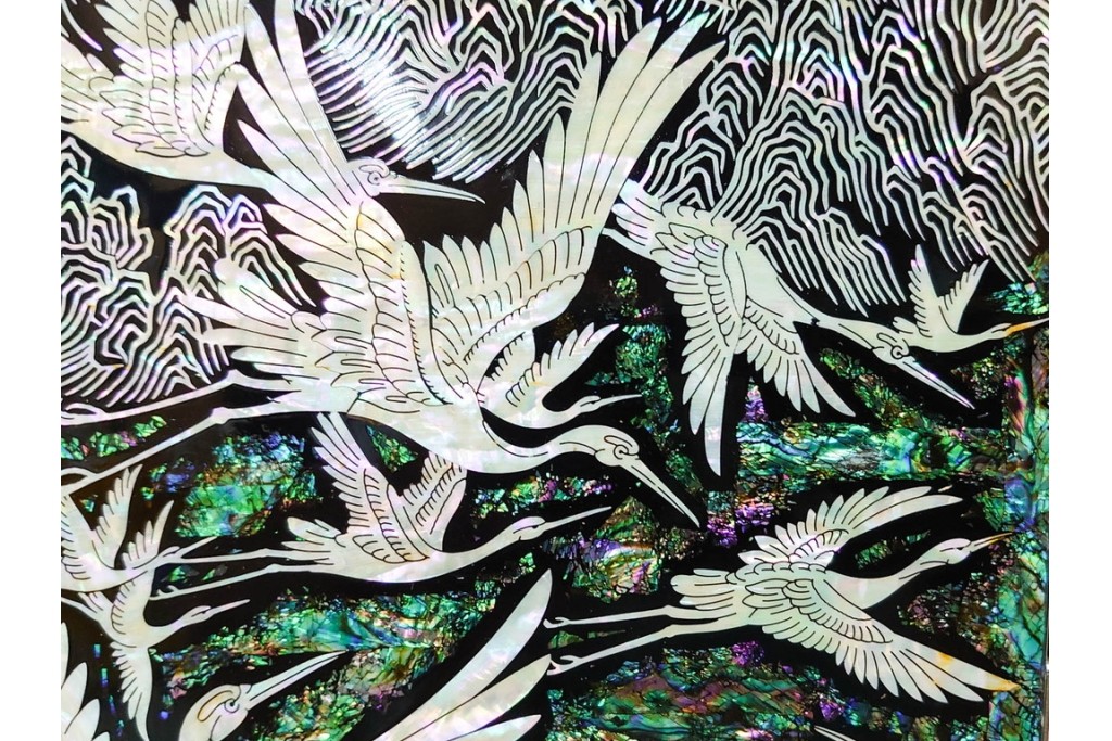 韓国　朴鎬仁作　螺鈿細工の鶴図と漢詩のデザインが見事な屏風　外箱付き　(R-086794)