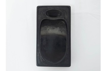 内梨地　蒔絵で描かれた竹林七賢人図が上品な硯箱　雨端硯付き　(R-086795)