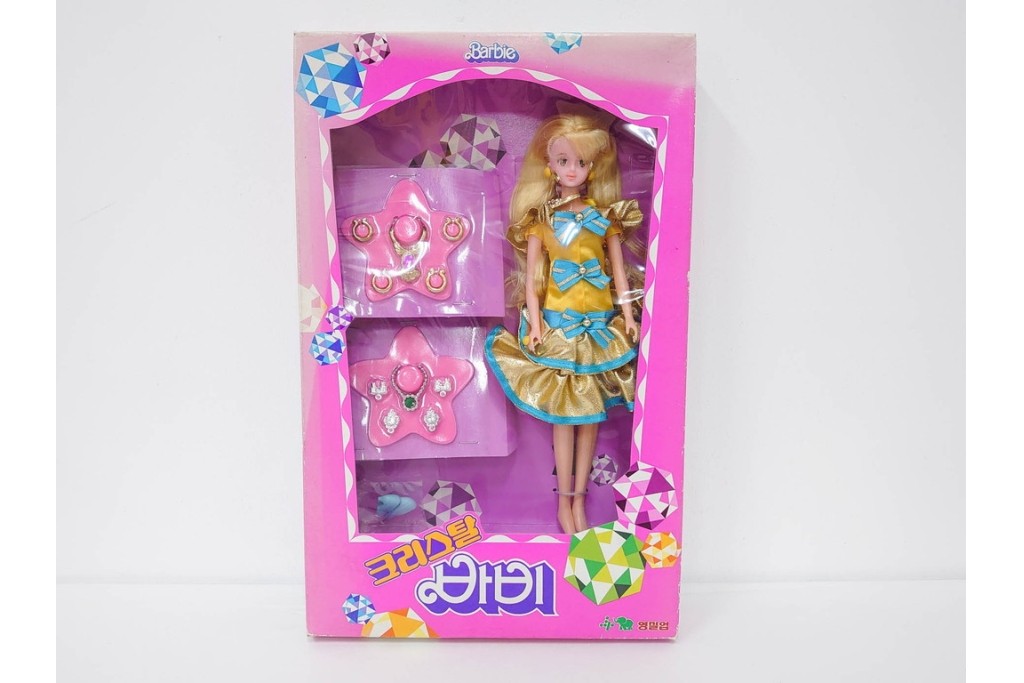 韓国　Barbie(バービー)　クリスタルシリーズ・誕生日モチーフ　バービー人形7点セット　外箱付き　(R-086796)