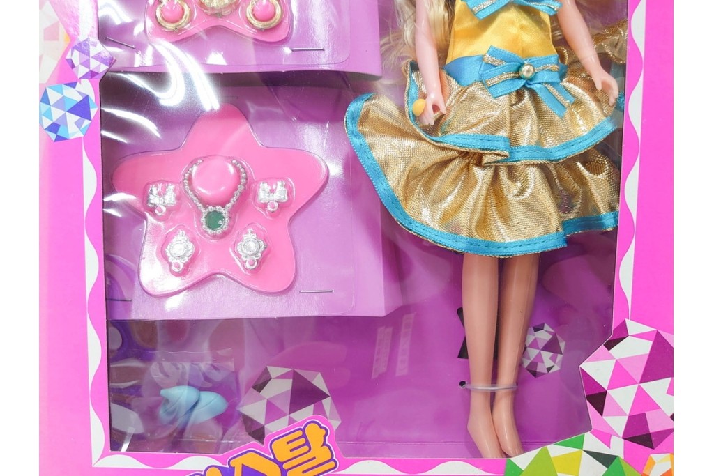 韓国　Barbie(バービー)　クリスタルシリーズ・誕生日モチーフ　バービー人形7点セット　外箱付き　(R-086796)