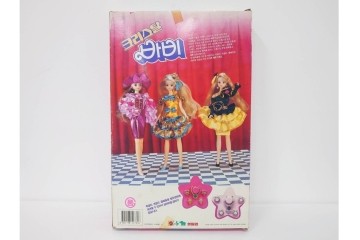 韓国　Barbie(バービー)　クリスタルシリーズ・誕生日モチーフ　バービー人形7点セット　外箱付き　(R-086796)